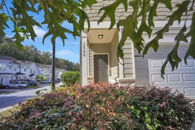 $385,000 | 1506 Ashbrooke Trace, Stone Mountain, GA 30083