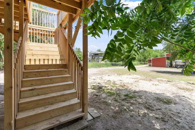 a view of outdoor space yard and porch