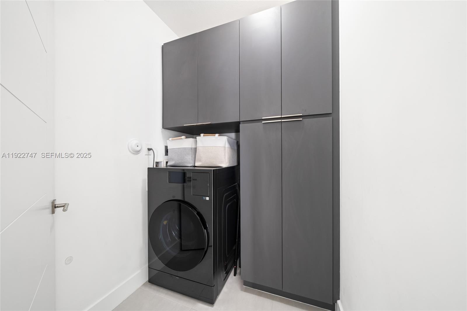 17341 Southwest 304th Street Homestead, FL 33030 - Photo 22 of 25 a utility room with dryer and washer