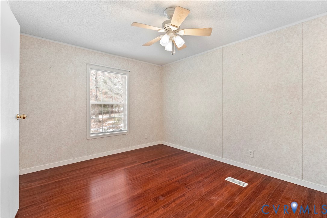 9174 Howardsville Road Howardsville, VA 24562 - Photo 26 of 53