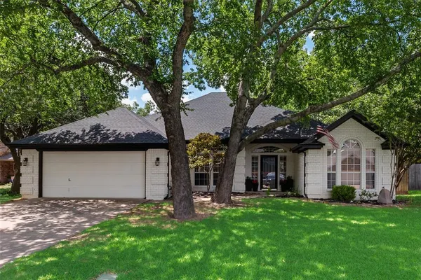 $499,000 | 2921 Oakridge Drive, Hurst, TX 76054