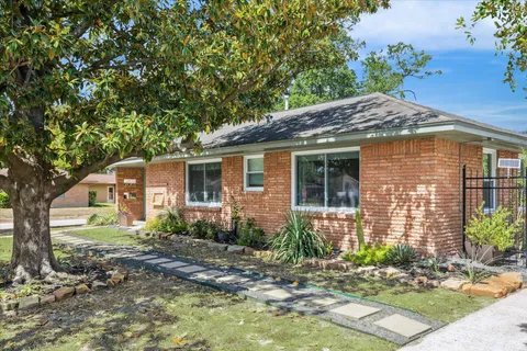 $475,000 | 5234 Libbey Drive, Houston, TX 77092