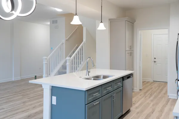 $349,900 | 513 Amherst Drive, Sycamore, IL 60178