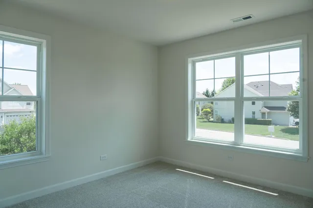 $349,900 | 513 Amherst Drive, Sycamore, IL 60178