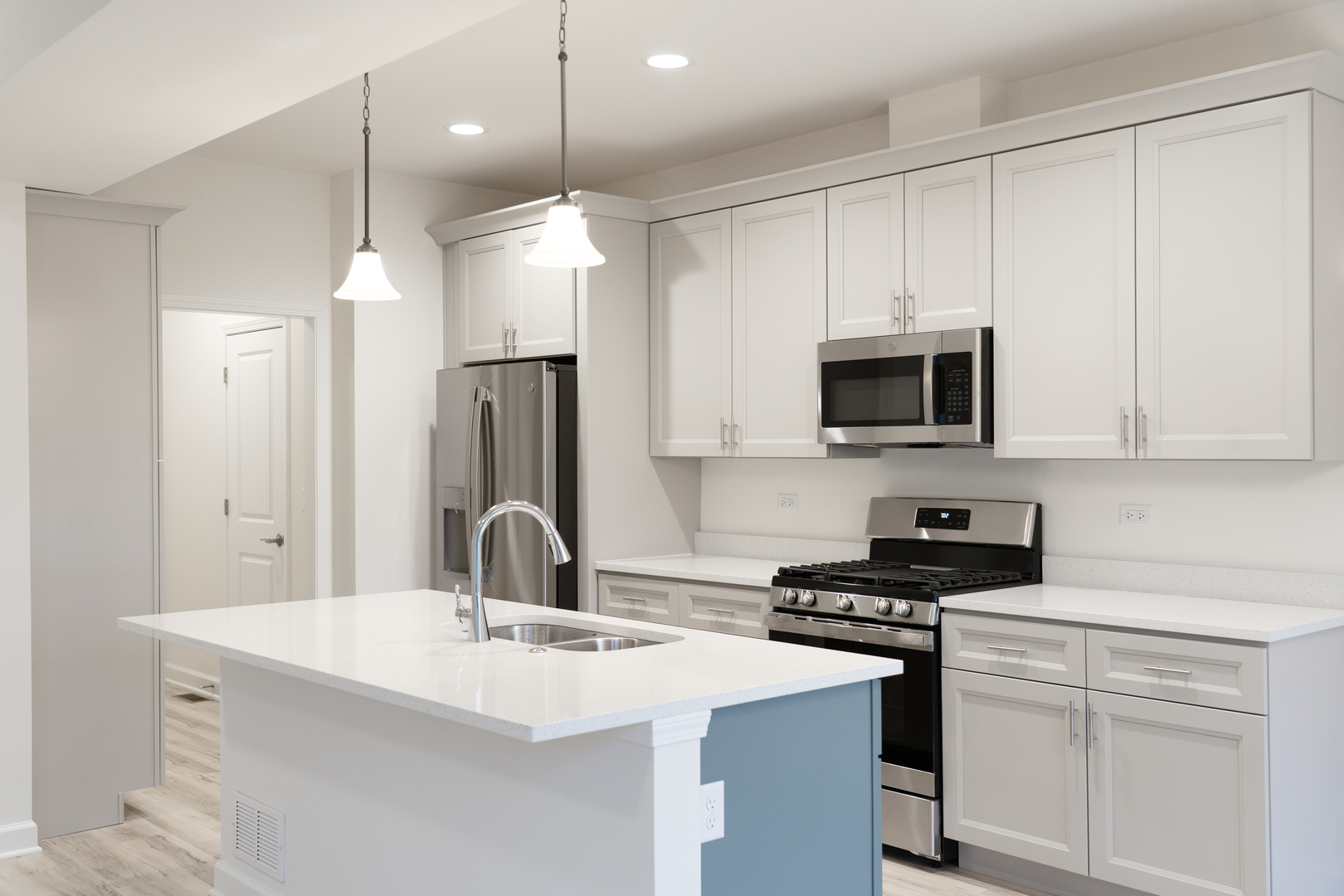 513 Amherst Drive Sycamore, IL 60178 - Photo 8 of 36