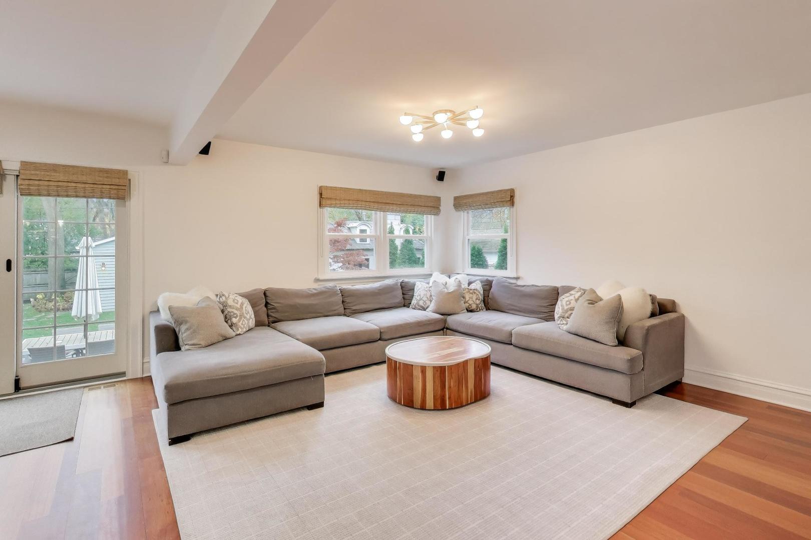 1092 Ash Street Winnetka, IL 60093 - Photo 15 of 48