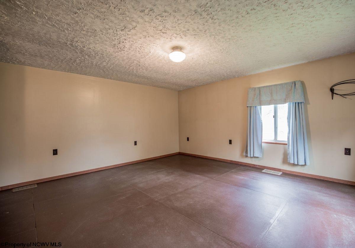1391 Waitman Willey Road Mannington, WV 26582 - Photo 13 of 18 Gallery Image 13