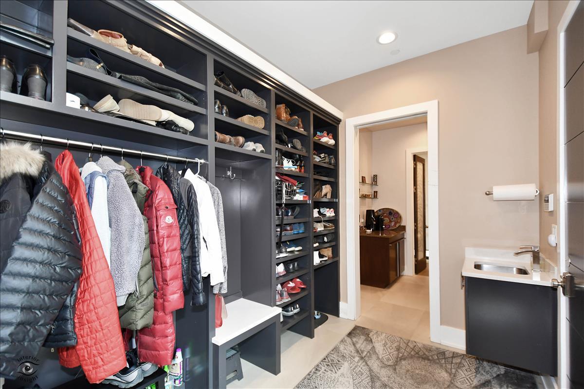 1722 Chapel Court Northbrook, IL 60062 - Photo 17 of 32