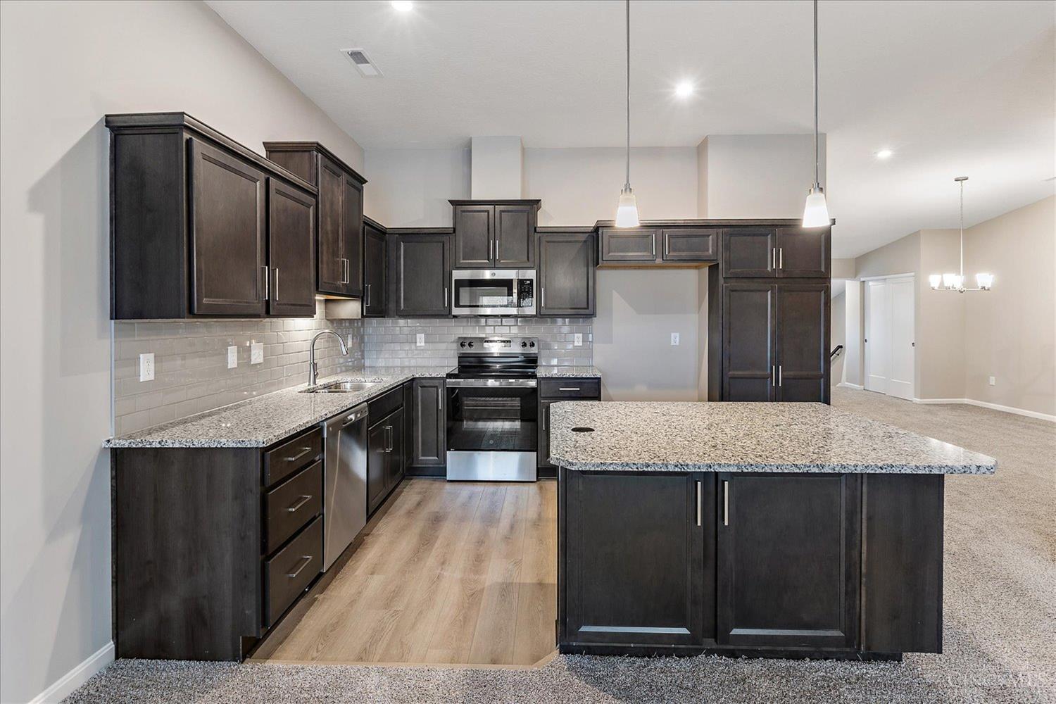 541 Tradition Ridge, Unit 81302 Cincinnati, OH 45245 - Photo 2 of 31