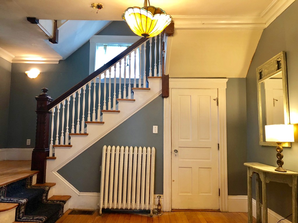 10 Trowbridge Road Worcester, MA 01609 - Photo 2 of 19