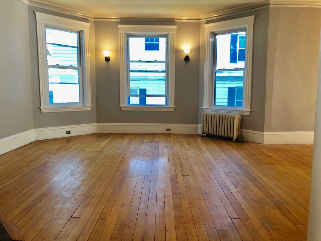 10 Trowbridge Road Worcester, MA 01609 - Photo 4 of 19