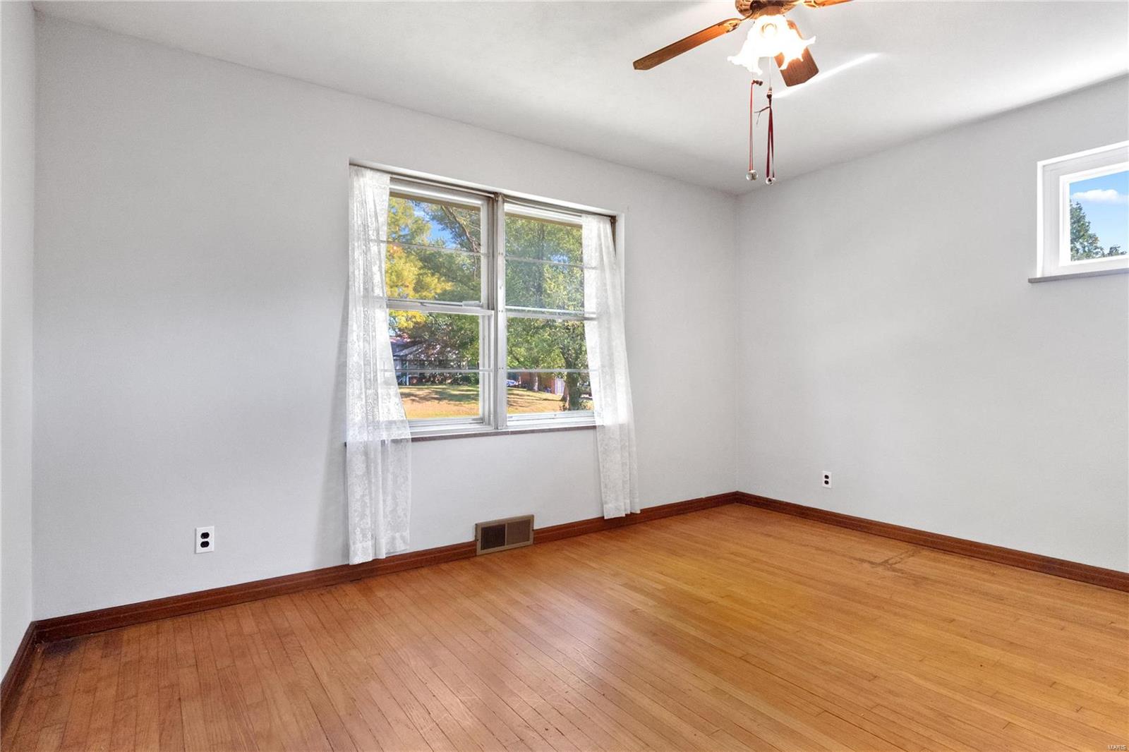 2120 Old Manor Road St. Louis, MO 63136 - Photo 8 of 23 Gallery Image 8