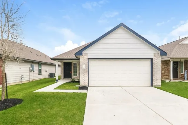 $1,800 | 2228 Onyx Lane, Conroe, TX 77301