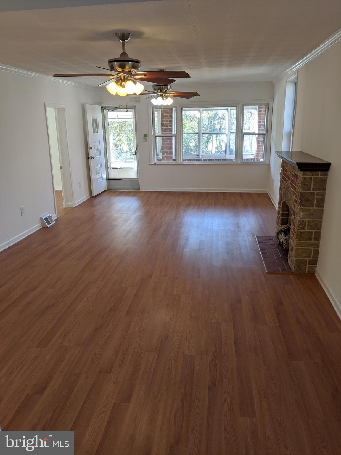 413 Riverside Drive Baltimore, MD 21221 - Photo 5 of 34 Gallery Image 5