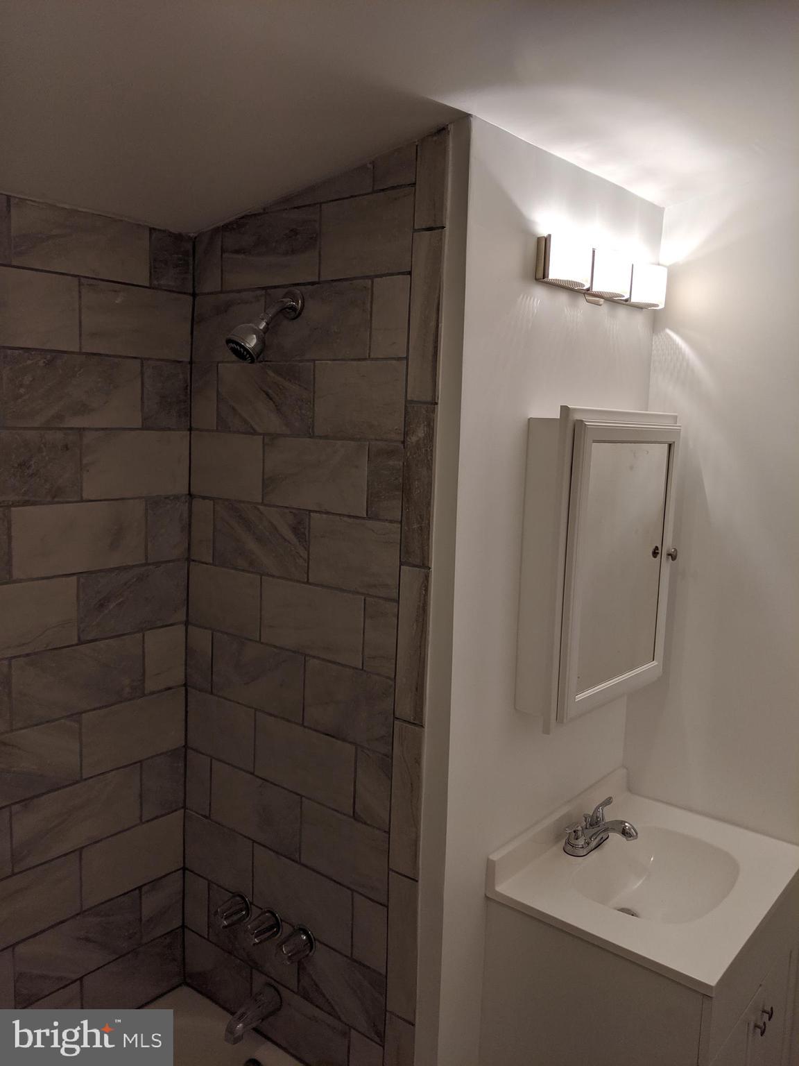 413 Riverside Drive Baltimore, MD 21221 - Photo 8 of 34 Gallery Image 8