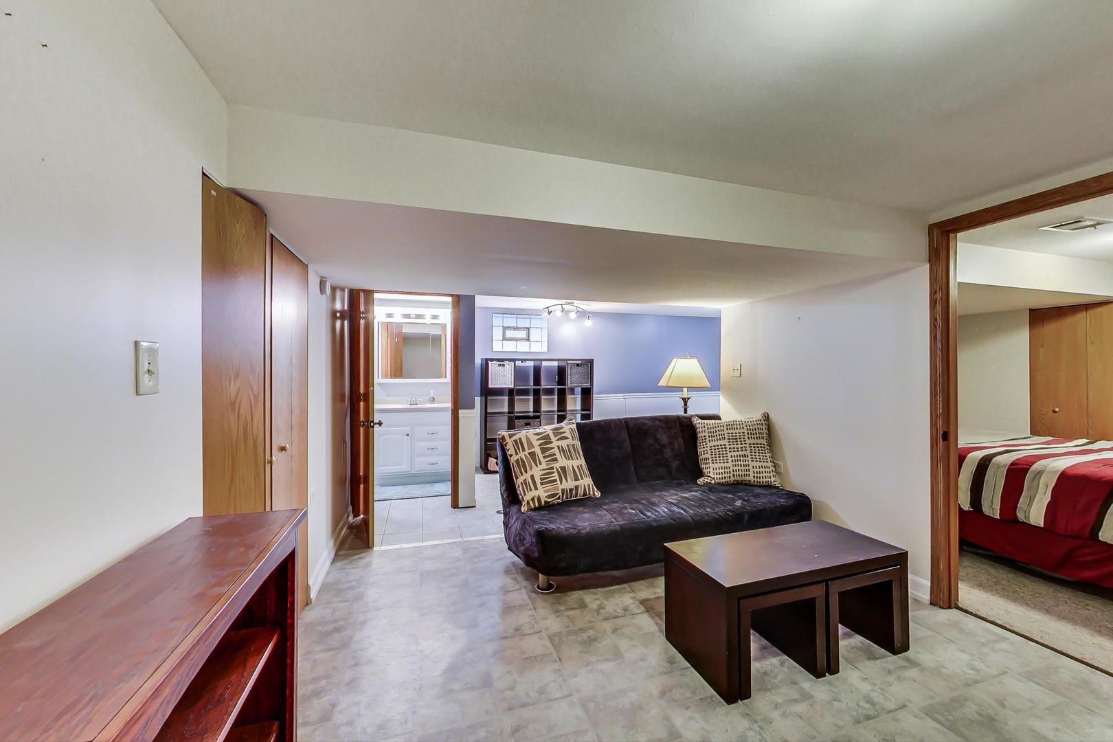 2717 West Rascher Avenue Chicago, IL 60625 - Photo 14 of 37 a living room with furniture and a area
