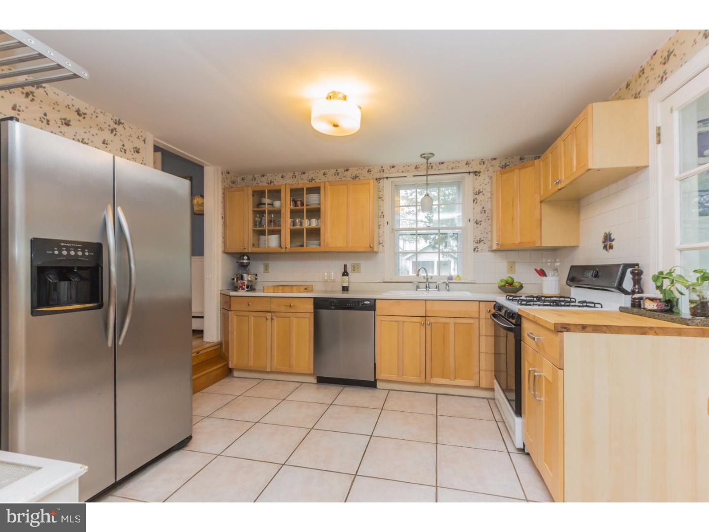 214 Ridgway Street Mount Holly, NJ 08060 - Photo 8 of 25 Kitchen