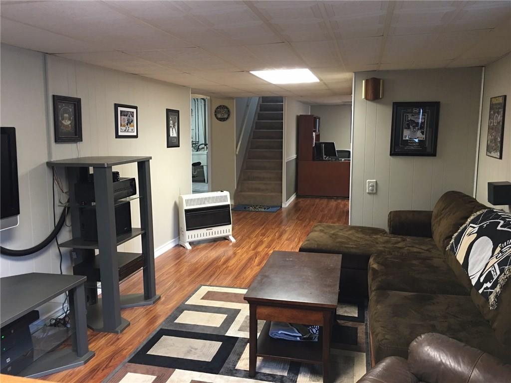 121 Rockingham Road Pittsburgh, PA 15238 - Photo 19 of 23 Family Room
