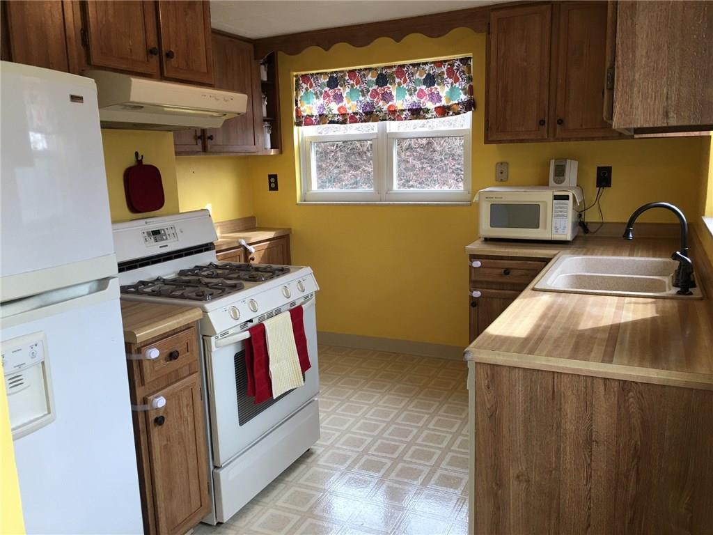 121 Rockingham Road Pittsburgh, PA 15238 - Photo 6 of 23 Kitchen - New Hardware on Cabinets, Appliances included