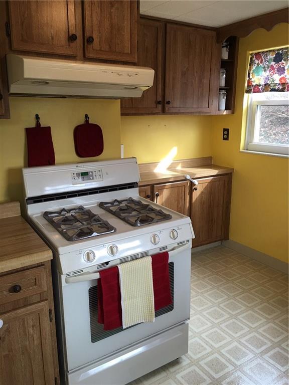 121 Rockingham Road Pittsburgh, PA 15238 - Photo 7 of 23 Kitchen Bump Out with Extra Cabinet Space
