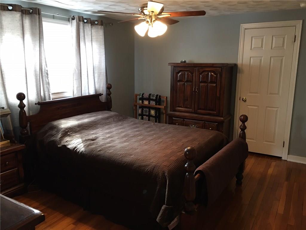 121 Rockingham Road Pittsburgh, PA 15238 - Photo 10 of 23 Master Bedroom - Gleaming Hardwood