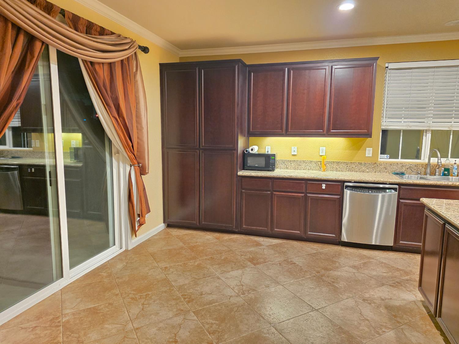 8146 Suarez Way Elk Grove, CA 95757 - Photo 24 of 86
