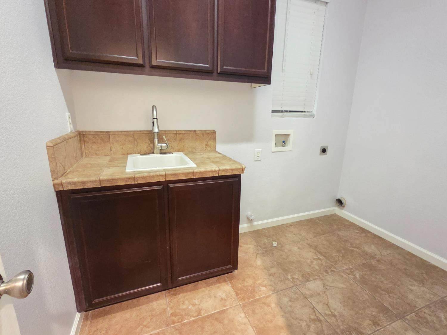 8146 Suarez Way Elk Grove, CA 95757 - Photo 31 of 86