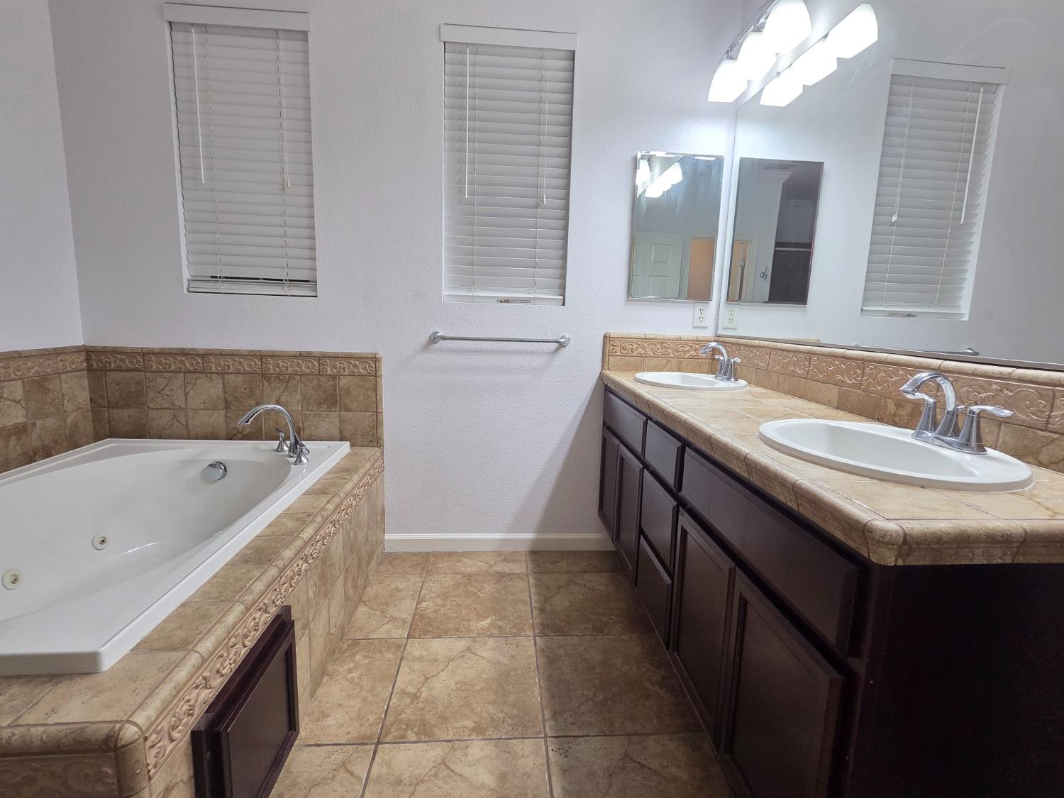 8146 Suarez Way Elk Grove, CA 95757 - Photo 36 of 86