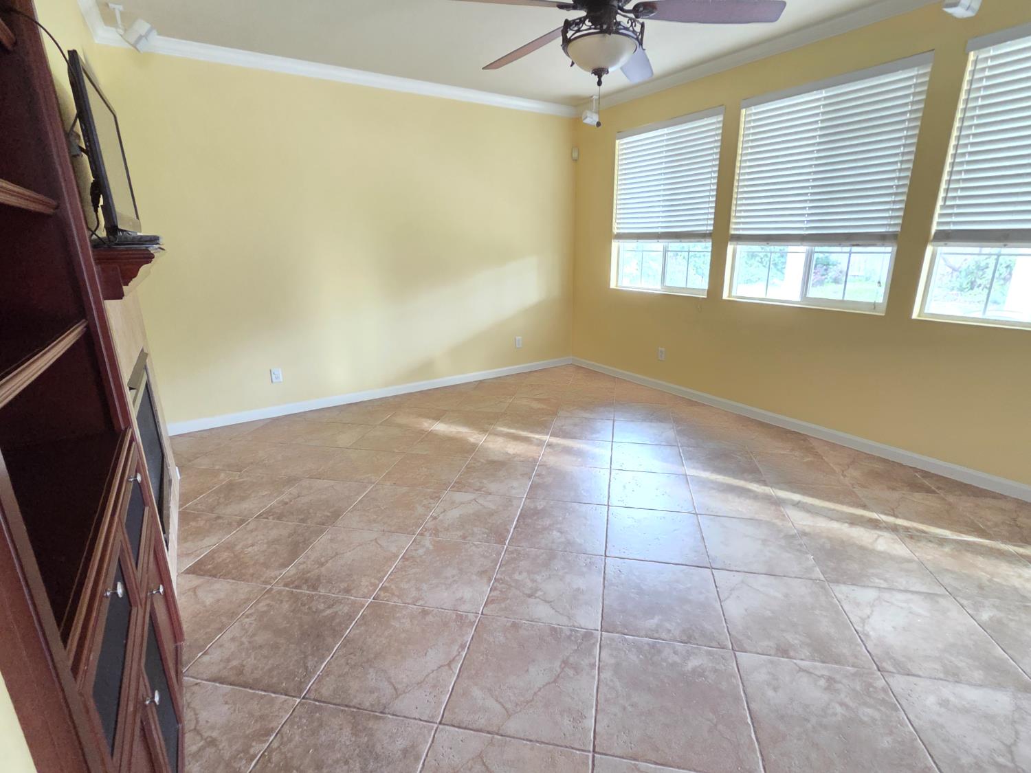 8146 Suarez Way Elk Grove, CA 95757 - Photo 8 of 41