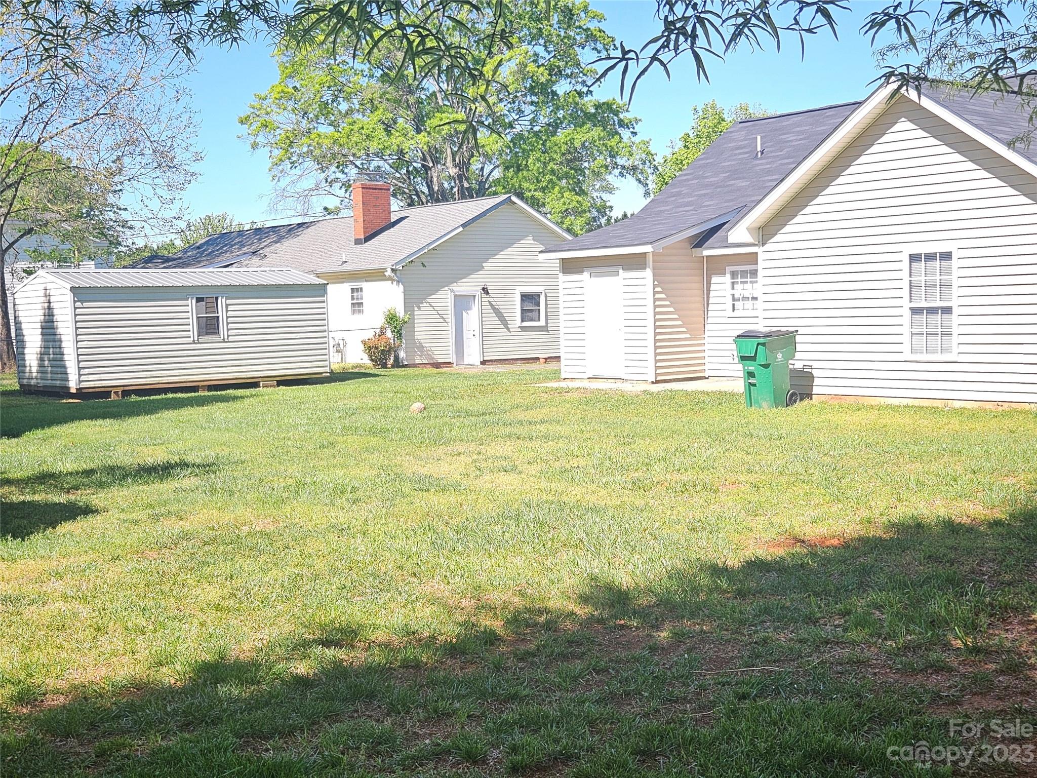 1138 Hipp Road Charlotte, NC 28216 - Photo 3 of 21 Gallery Image 3
