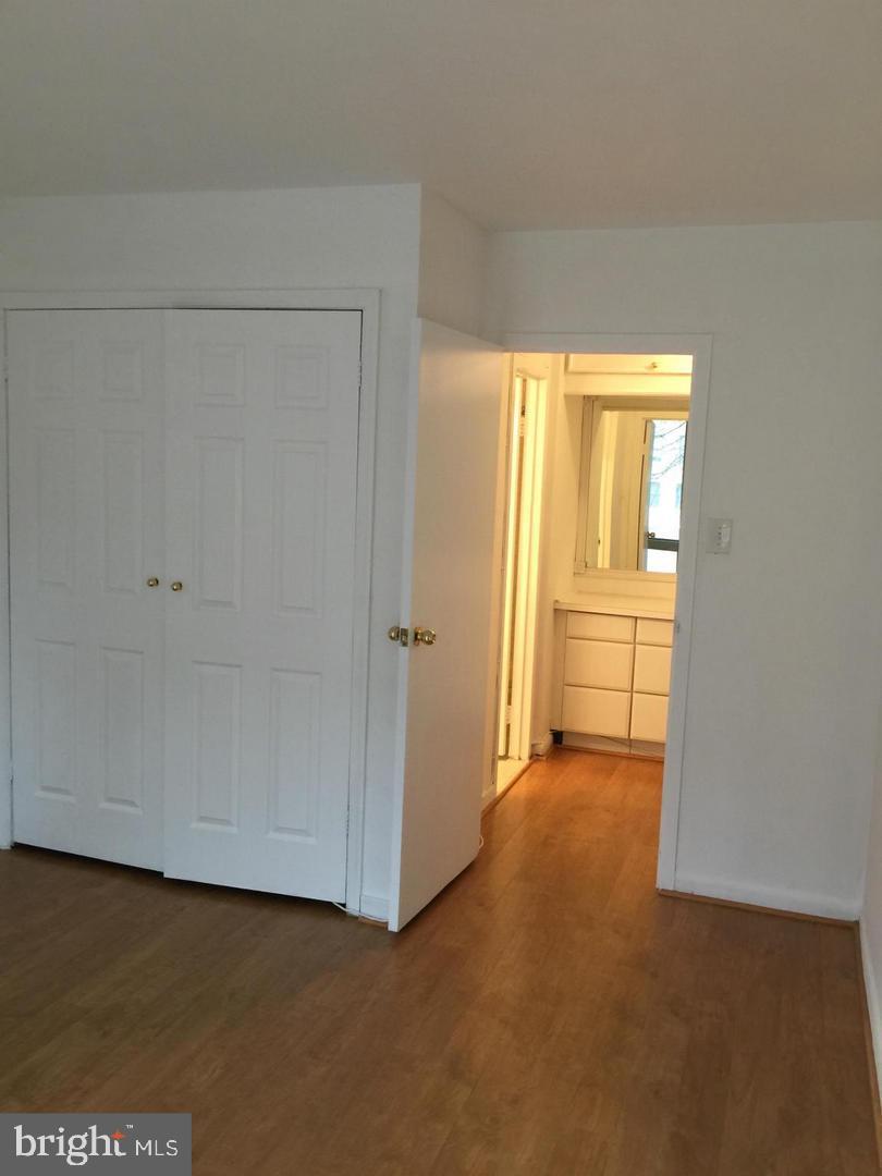 950 25th Street Northwest, Unit 310N Washington, DC 20037 - Photo 17 of 29 a view of an empty room and a window