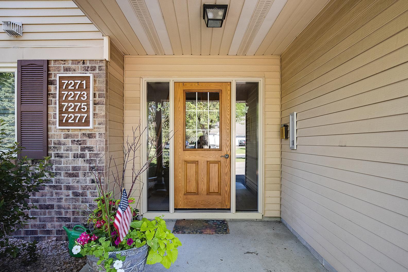 7271 Hunters Run Eden Prairie, MN 55346 - Photo 2 of 33 Gallery Image 2
