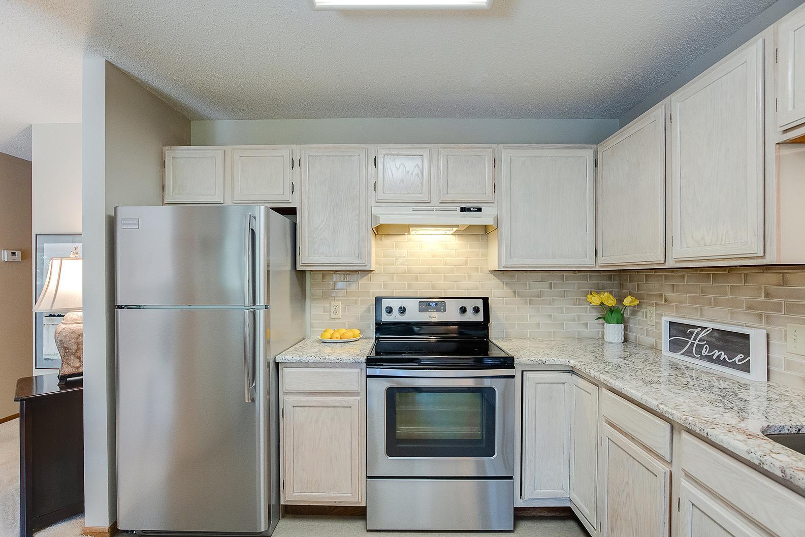 7271 Hunters Run Eden Prairie, MN 55346 - Photo 13 of 33 Gallery Image 13