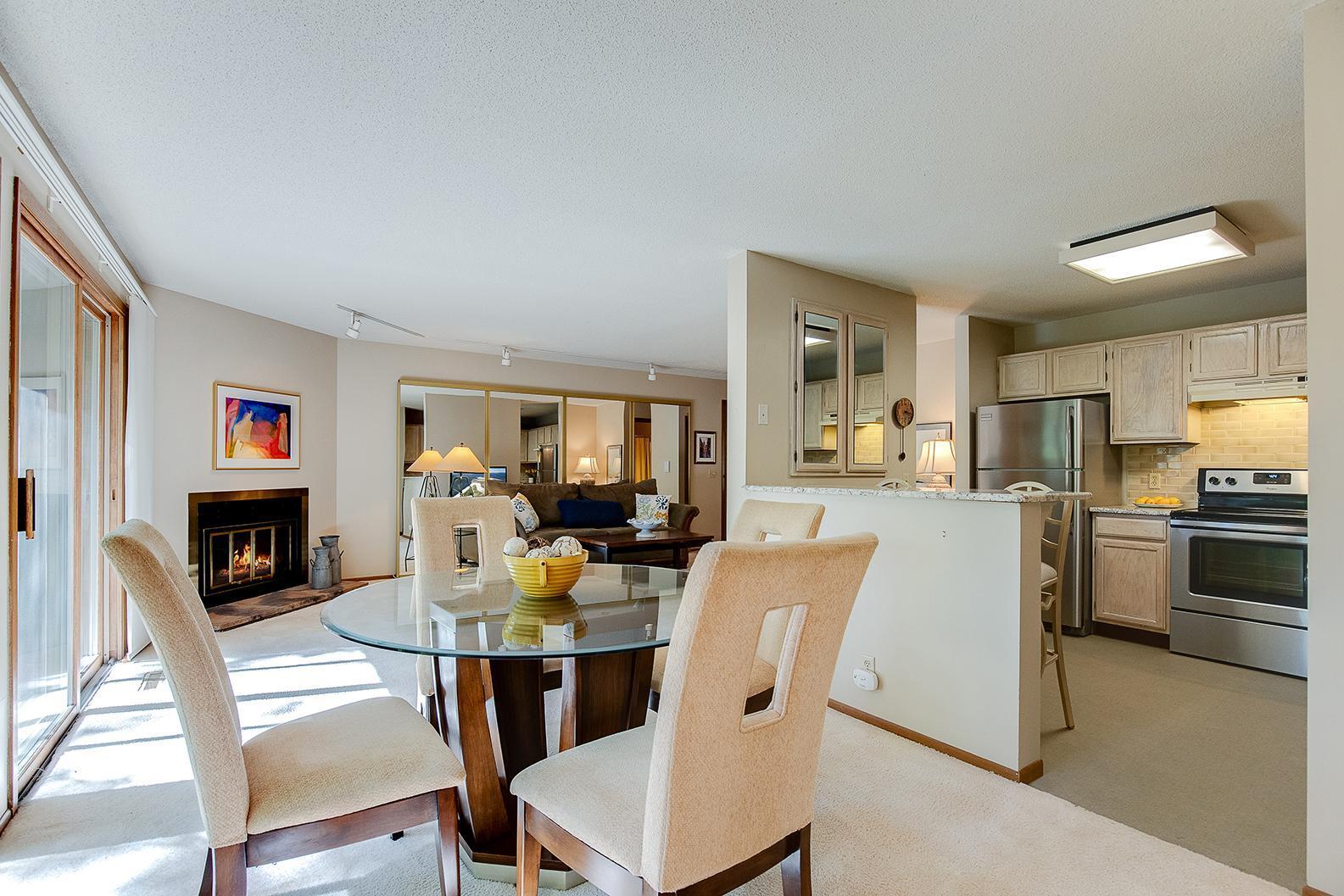 7271 Hunters Run Eden Prairie, MN 55346 - Photo 9 of 33 Gallery Image 9