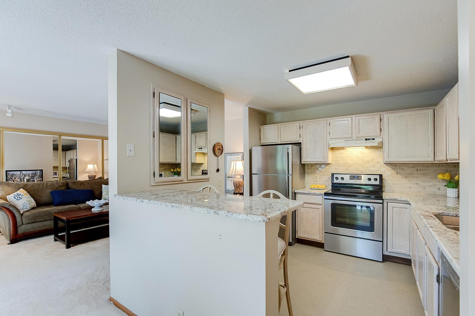 7271 Hunters Run Eden Prairie, MN 55346 - Photo 10 of 33 Gallery Image 10