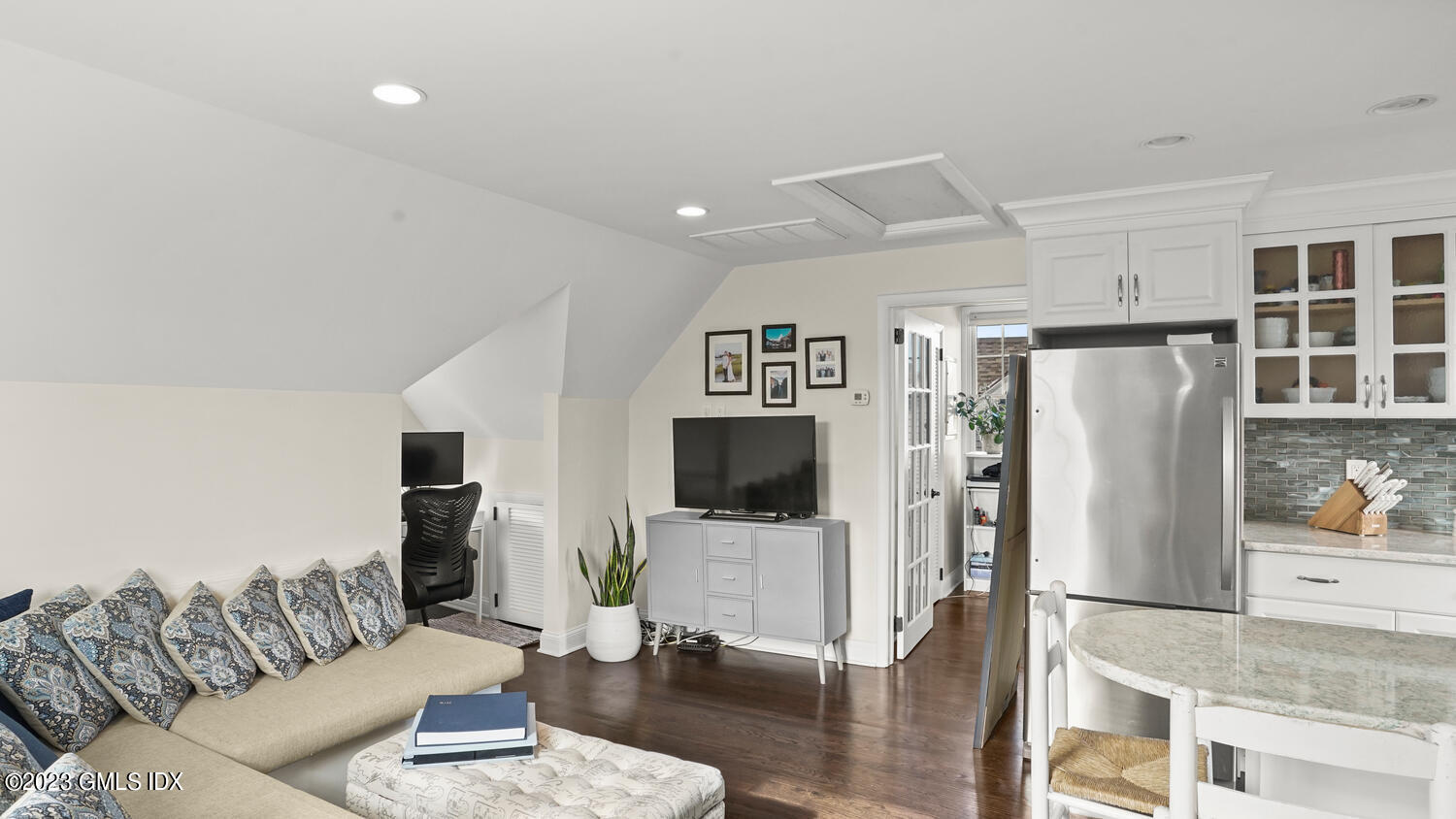 16 Division Street, Unit B Greenwich, CT 06830 - Photo 2 of 12 Living Room