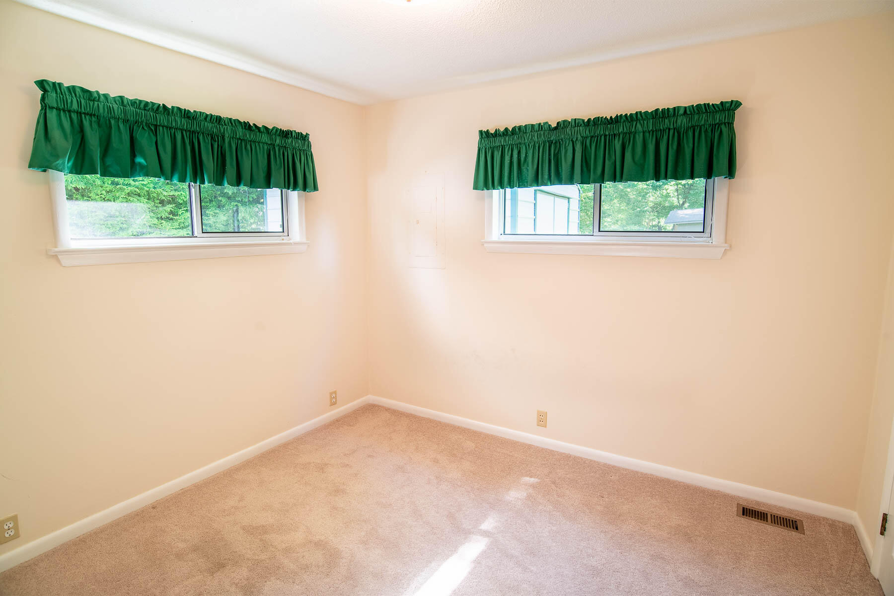1826 Peavine Road Rock Spring, GA 30739 - Photo 13 of 28 850_4658-HDR