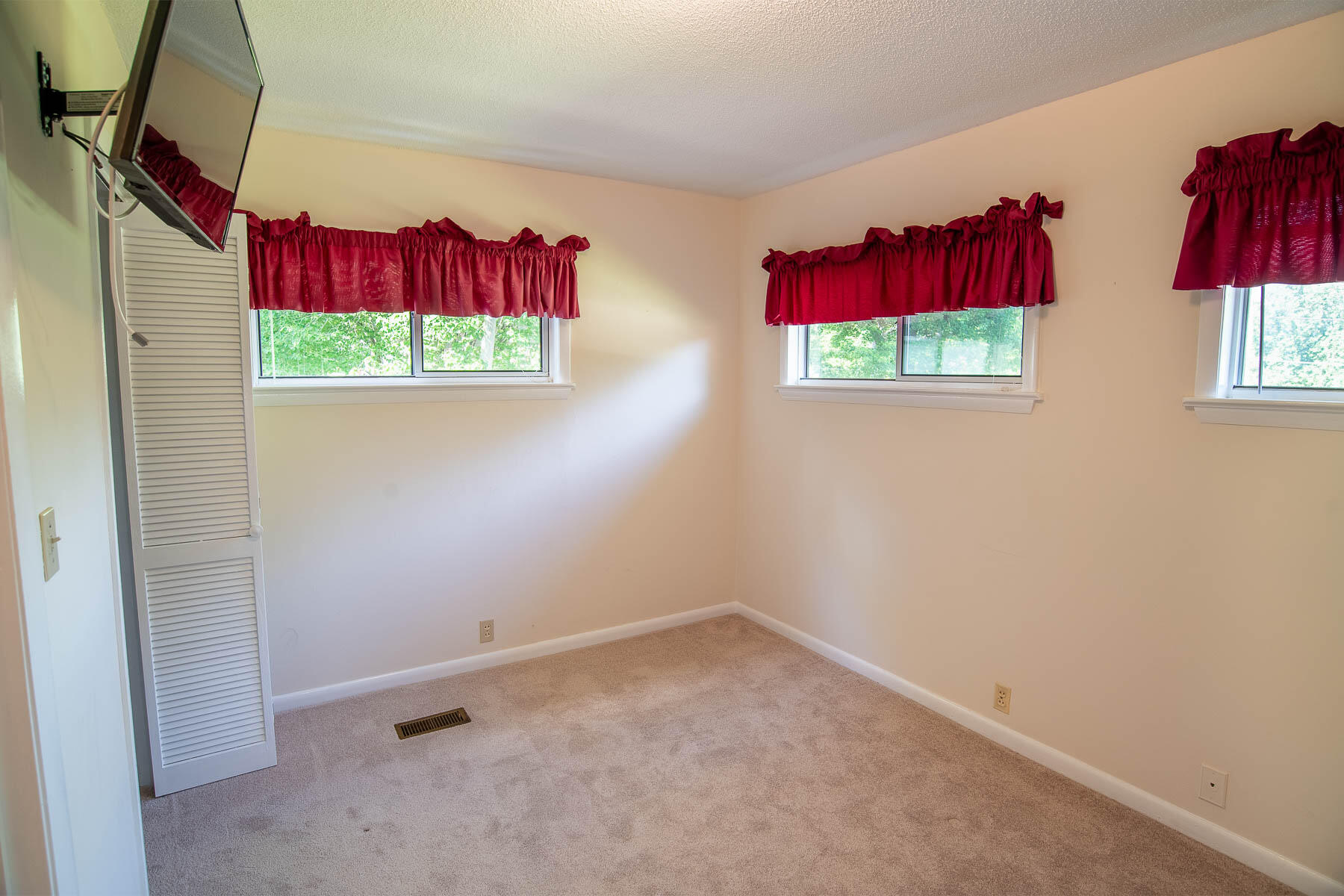 1826 Peavine Road Rock Spring, GA 30739 - Photo 15 of 28 850_4664-HDR
