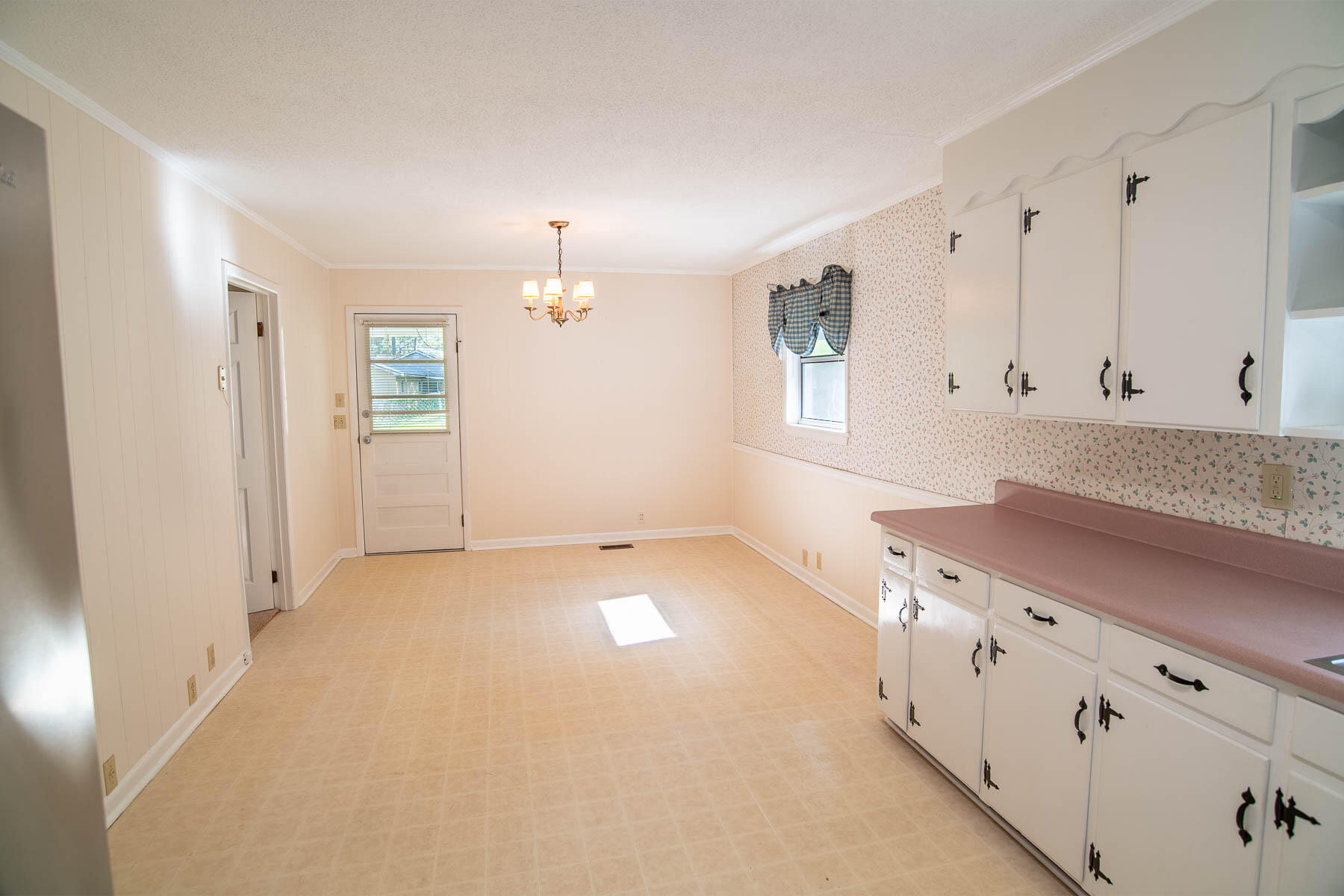 1826 Peavine Road Rock Spring, GA 30739 - Photo 8 of 28 850_4604-HDR
