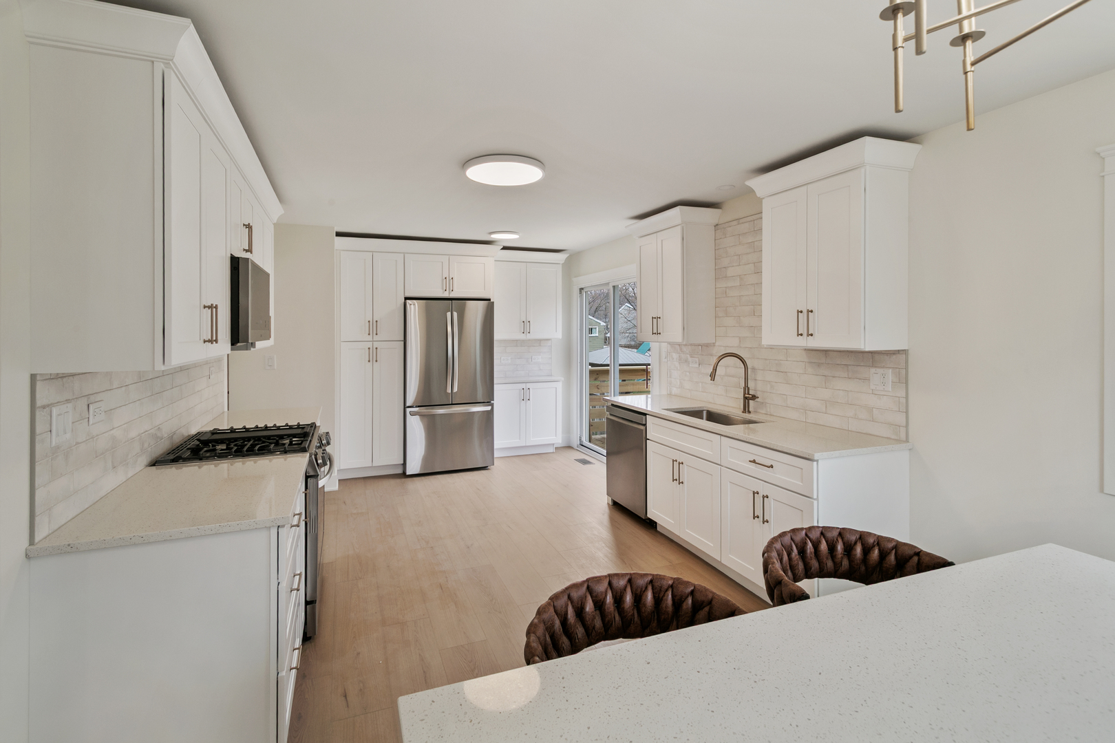 212 South River Road Naperville, IL 60540 - Photo 7 of 29