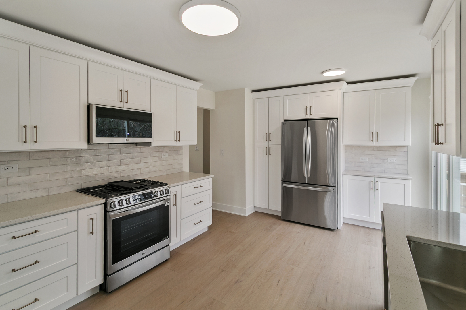 212 South River Road Naperville, IL 60540 - Photo 8 of 29