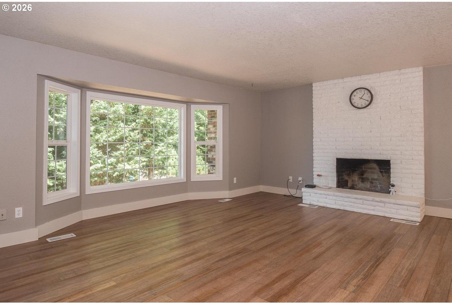 15652 South Henrici Road Oregon City, OR 97045 - Photo 5 of 33 Gallery Image 5