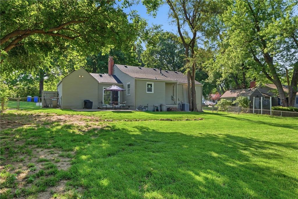 8408 Riley Street Overland Park, KS 66212 - Photo 25 of 27