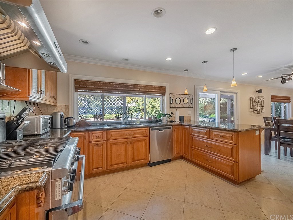 878 Prospect Place Costa Mesa, CA 92626 - Photo 14 of 47