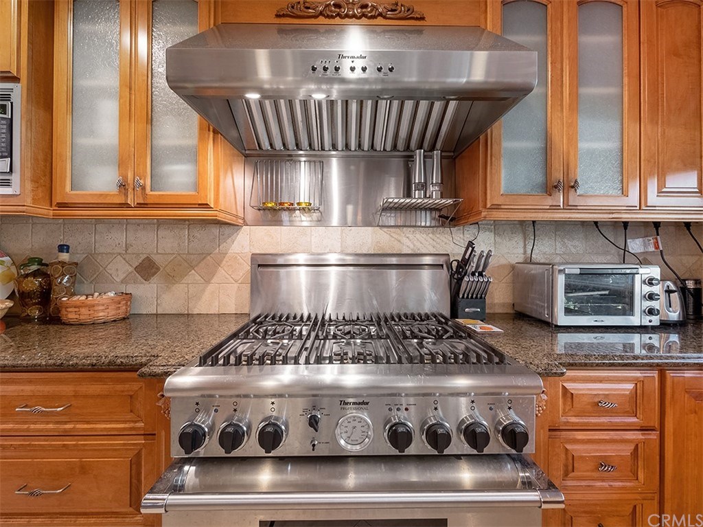 878 Prospect Place Costa Mesa, CA 92626 - Photo 3 of 47 6 Gas Burner Stove with thermador range top