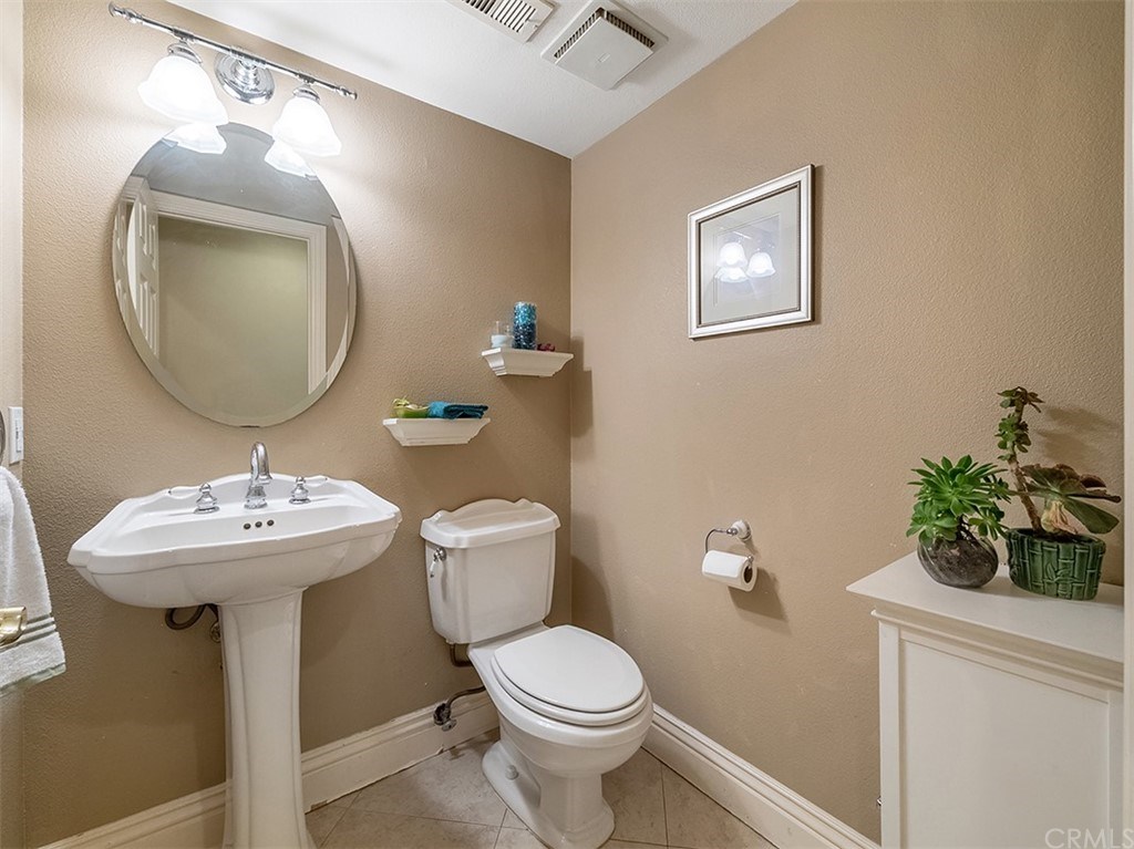 878 Prospect Place Costa Mesa, CA 92626 - Photo 21 of 47