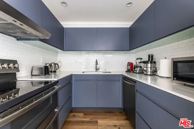 $3,500 | 5215 Balboa Boulevard, Unit 102, Encino, CA 91316