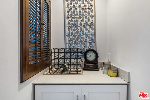 $3,500 | 5215 Balboa Boulevard, Unit 102, Encino, CA 91316