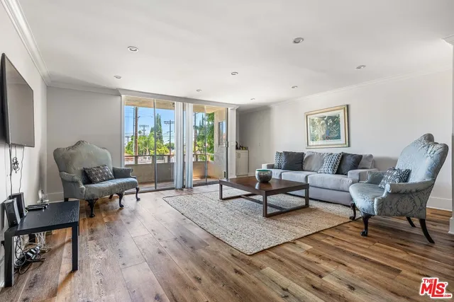 $3,500 | 5215 Balboa Boulevard, Unit 102, Encino, CA 91316