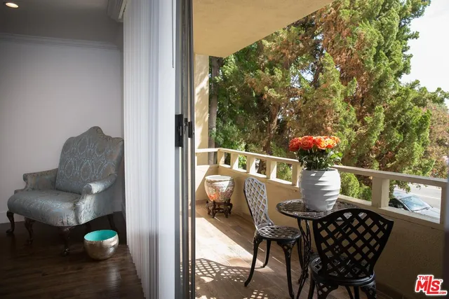 $3,500 | 5215 Balboa Boulevard, Unit 102, Encino, CA 91316